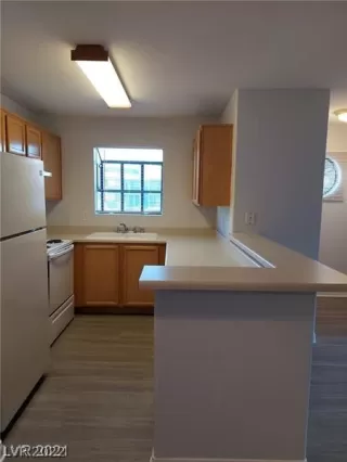 Photo #5: 2432174 Listing 