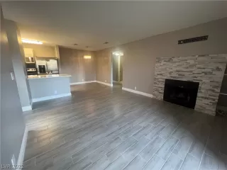 Photo #1: 2432189 Listing 