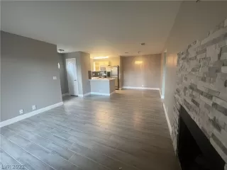 Photo #4: 2432189 Listing 