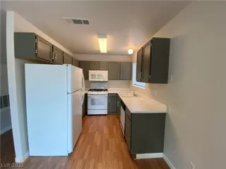 Photo #2: 2432193 Listing 