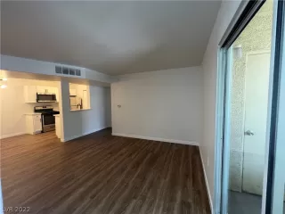 Photo #3: 2432201 Listing 