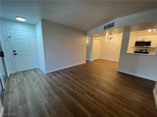 Photo #4: 2432201 Listing 