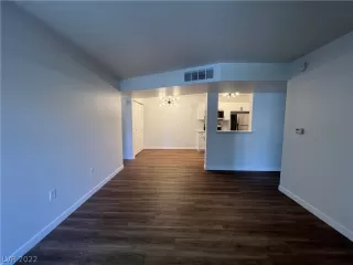 Photo #5: 2432201 Listing 