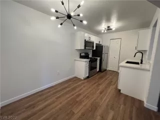 Photo #6: 2432201 Listing 