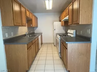 Photo #3: 2432220 Listing