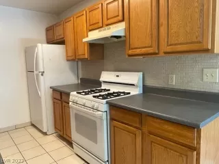 Photo #4: 2432220 Listing