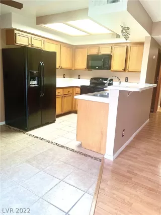 Photo #1: 2432234 Listing 