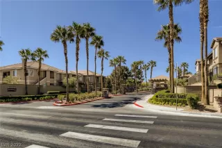 Photo #2: 2432253 Listing