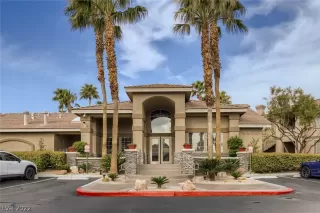 Photo #3: 2432253 Listing