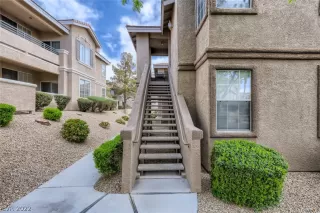 Photo #4: 2432253 Listing