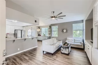 Photo #5: 2432253 Listing