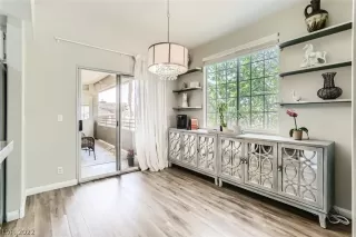 Photo #6: 2432253 Listing