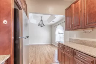 Photo #6: 2432287 Listing 