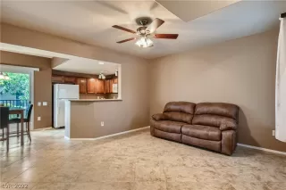 Photo #4: 2432346 Listing