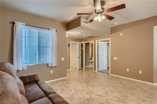 Photo #6: 2432346 Listing