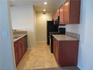 Photo #3: 2432356 Listing 