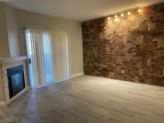 Photo #2: 2432359 Listing