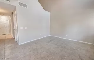 Photo #5: 2432388 Listing