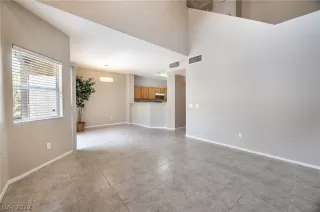 Photo #6: 2432388 Listing