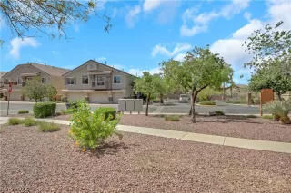 Photo #4: 2432436 Listing