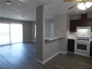 Photo #3: 2432460 Listing 