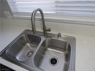 Photo #5: 2432460 Listing 