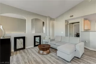 Photo #6: 2432464 Listing 