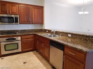 Photo #3: 2432473 Listing