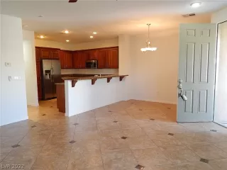 Photo #4: 2432473 Listing