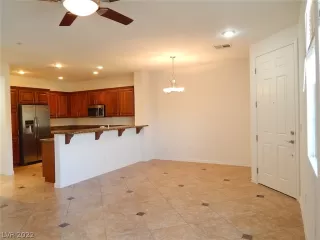 Photo #5: 2432473 Listing