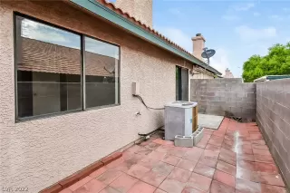 Photo #6: 2432506 Listing