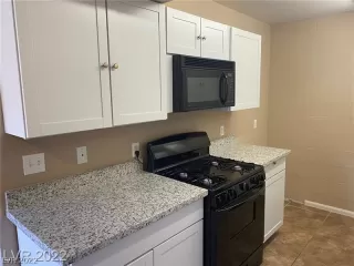 Photo #1: 2432590 Listing 