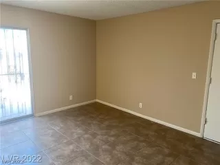 Photo #4: 2432590 Listing 