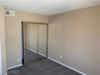 Photo #5: 2432590 Listing 