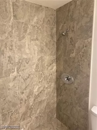 Photo #6: 2432590 Listing 