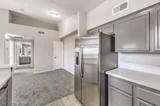 Photo #3: 2432606 Listing