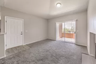 Photo #5: 2432606 Listing