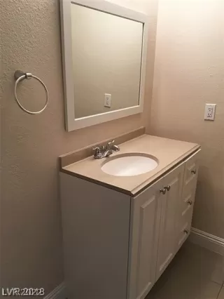 Photo #6: 2432622 Listing