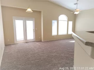 Photo #1: 2432638 Listing 