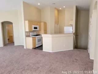 Photo #3: 2432638 Listing 