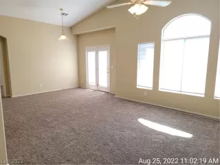 Photo #6: 2432638 Listing 