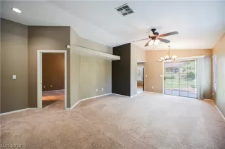 Photo #4: 2432647 Listing