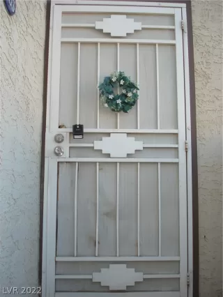 Photo #1: 2432668 Listing 