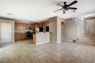 Photo #3: 2432696 Listing