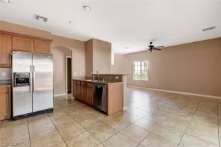 Photo #4: 2432696 Listing