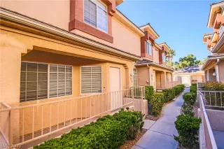 Photo #1: 2432701 Listing 
