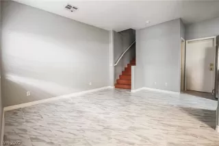 Photo #6: 2432701 Listing 