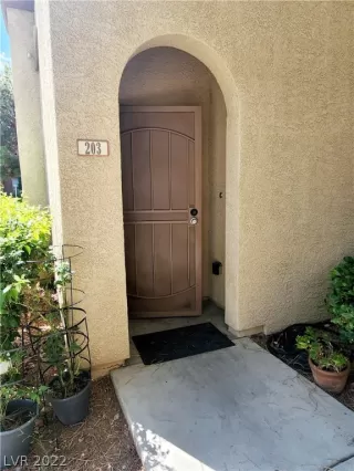 Photo #2: 2432782 Listing