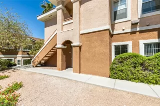 Photo #3: 2432820 Listing 