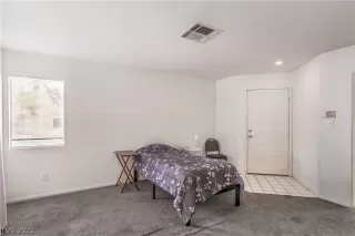 Photo #4: 2432861 Listing